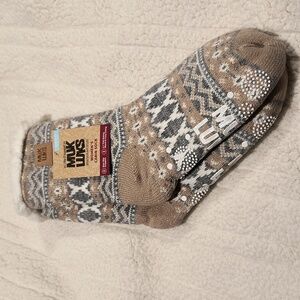 Muk-Luks Ladies 5-7 Cabin Socks, Gripped and Sporting Metallic Threads, NWT